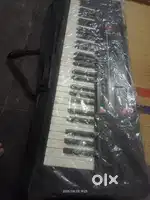 61-Key Electronic Keyboard – Good Condition, Great Sound