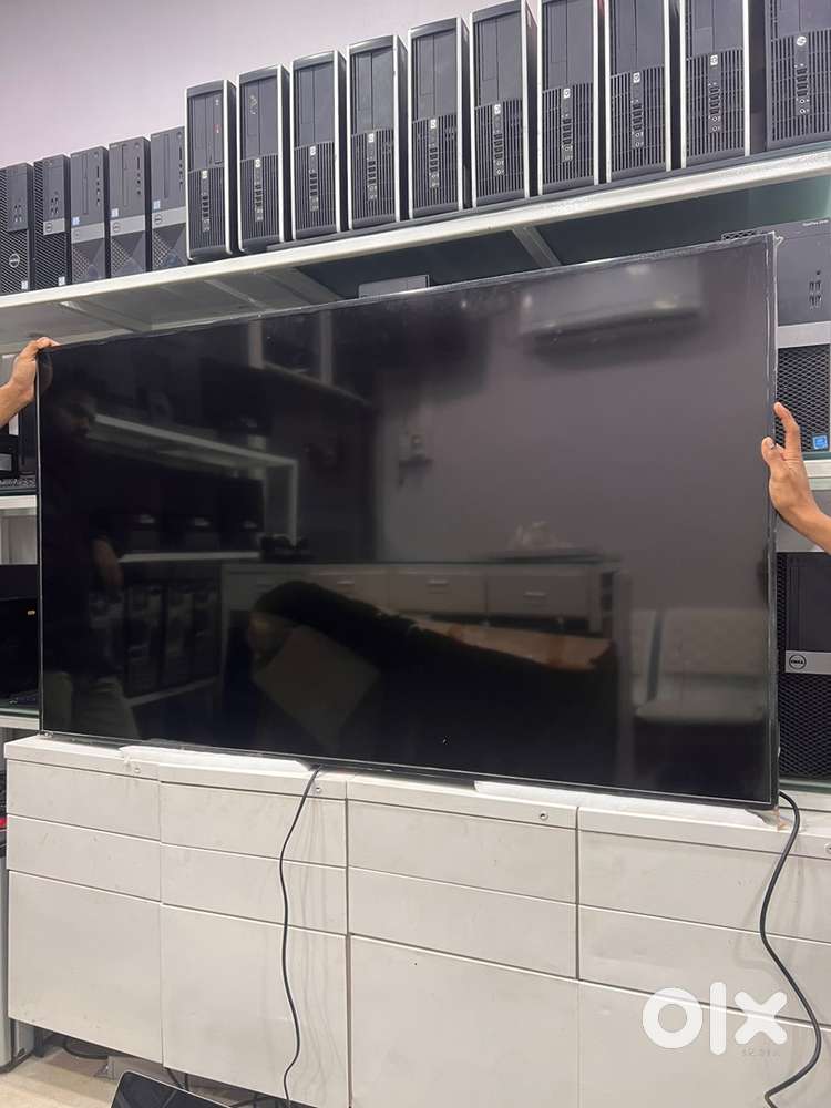 Samsung 65-Inch 4K Commercial Display TV