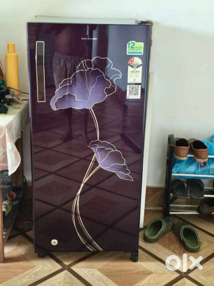 KELVINATOR REFRIGERATOR FOR SALE IN COB. FOR ONLY Rs.10K, ONLY 2 YRS!!