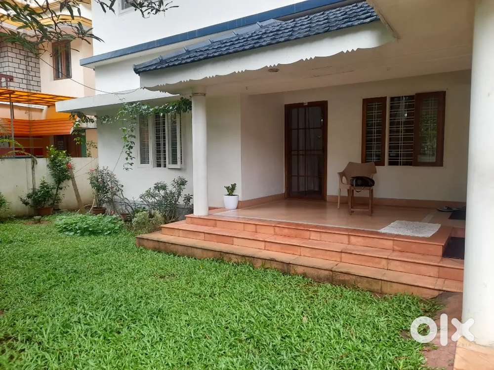 Palarivattom pipeline 6BHK posh house for sale