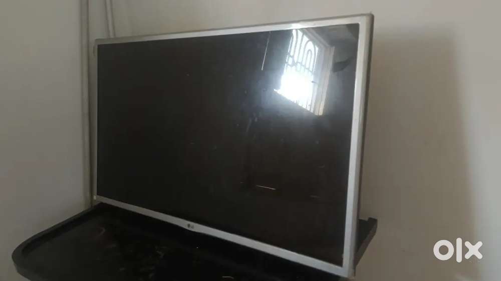 LG TV 32 inch