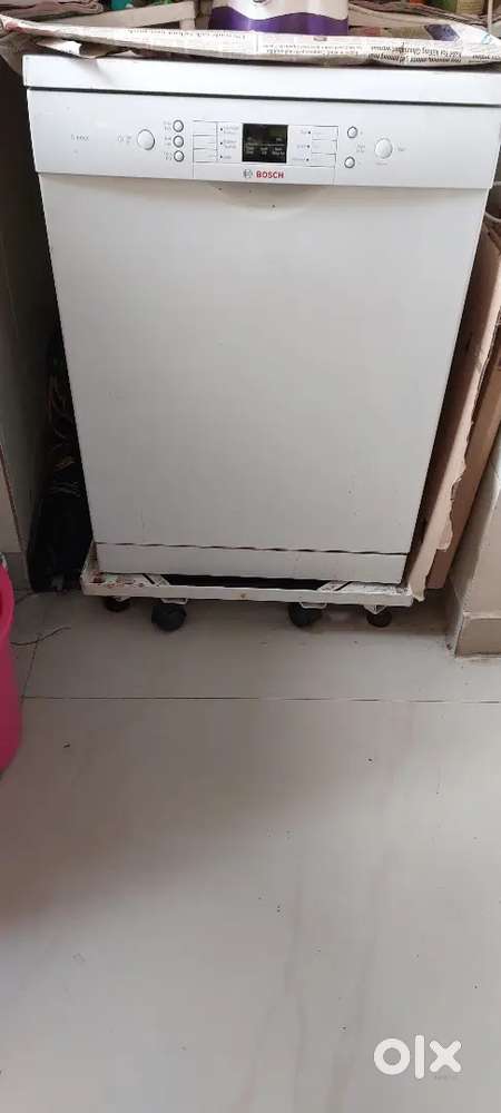 Dish washer