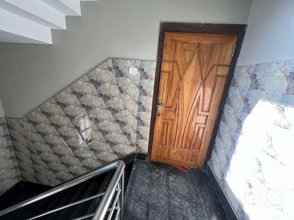 Roommate required
