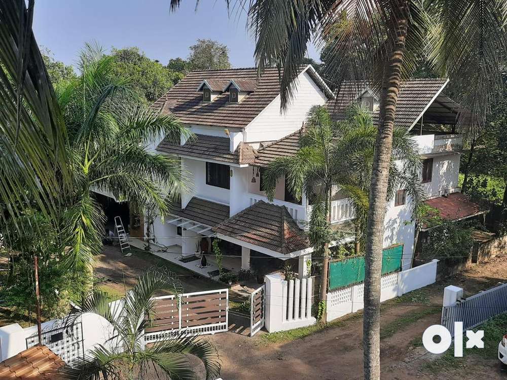 Ernakulam Thripunithura 50cent 5000sqt house 5cr