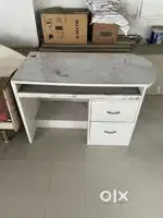 Computer table 4x2x2.5 ft