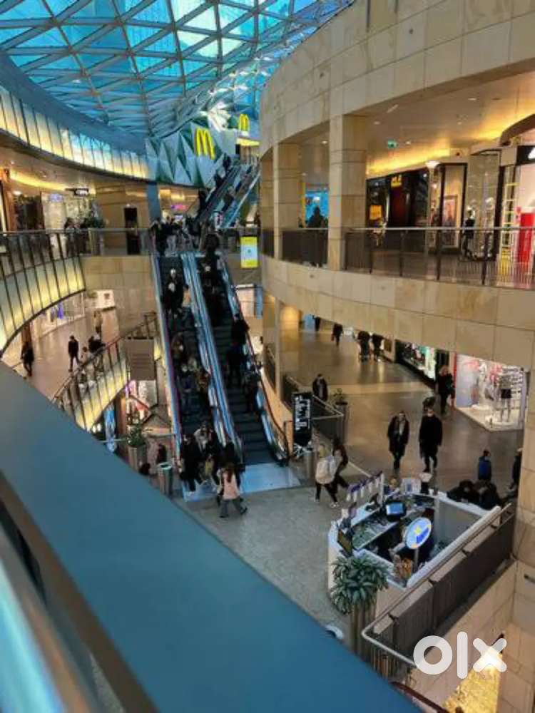 कंपनी हियरिंग स्टाफ भर्ती मॉल