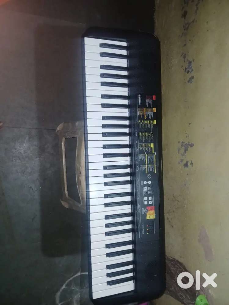 PSR f52 Yamaha Keyboard – Excellent Condition