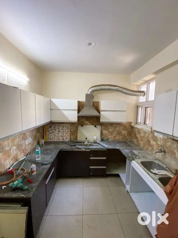 Newly renovated 2bhk semi with powerbackup
