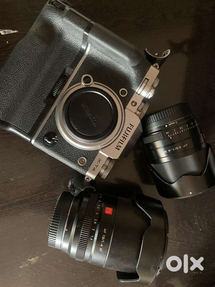 Fujifilm xt4 camera, battery, lens best condition