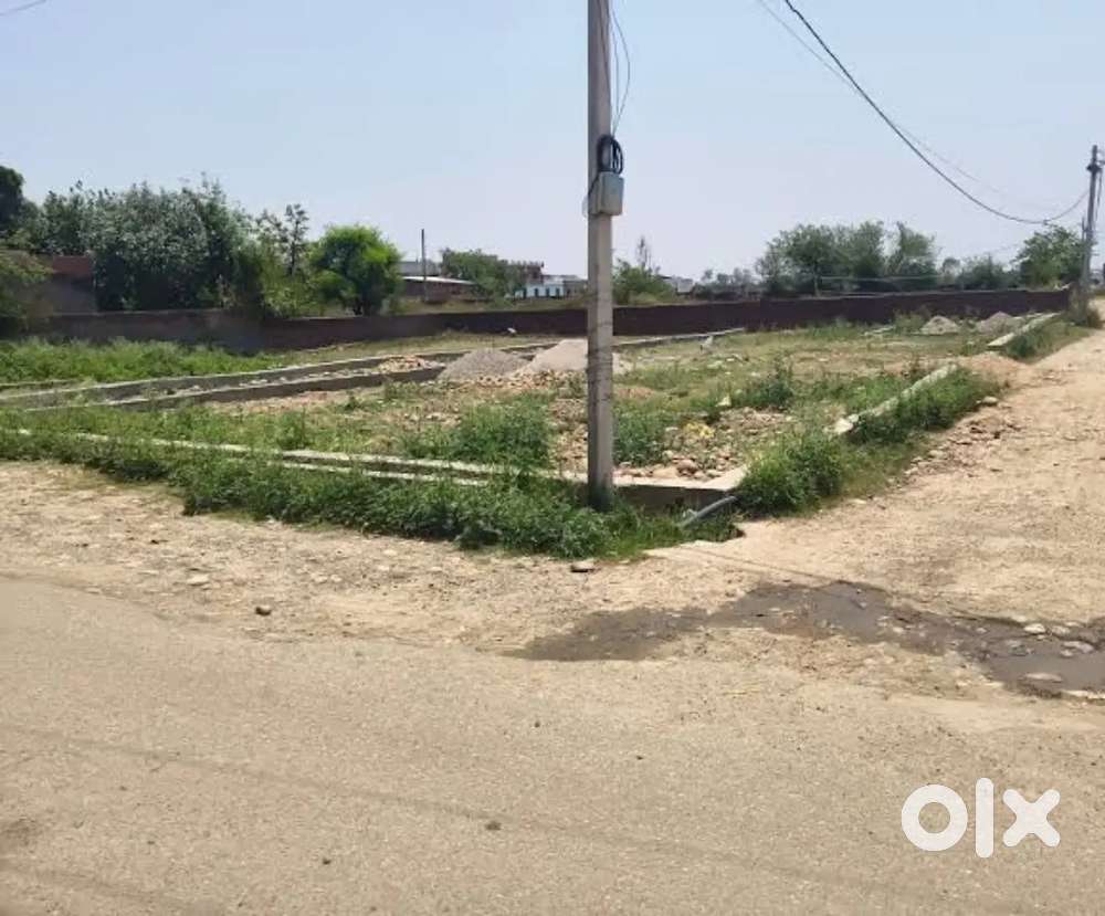 5 marla corner plot with personal road inside gated colony