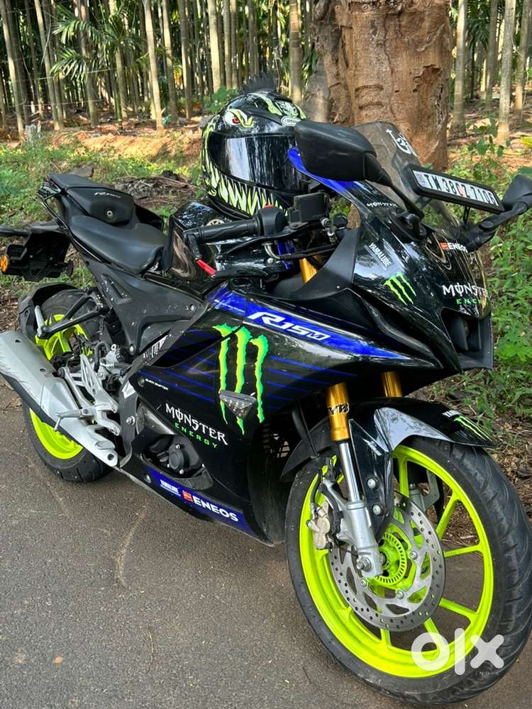 R15 V4 monster edition