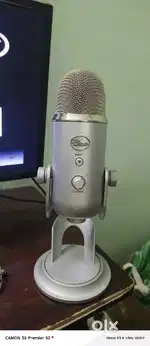 Blue yeti Mic with box and bill used just 2 to 3 times excellent mic