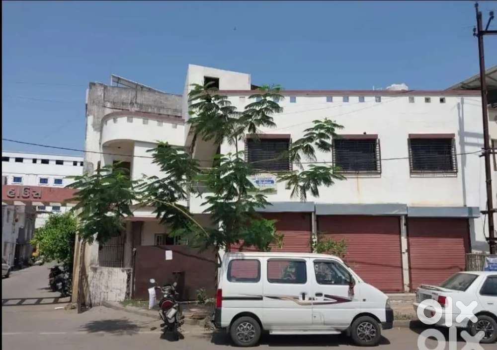 Shop on rent main road location  ugat char rastha near radiant school