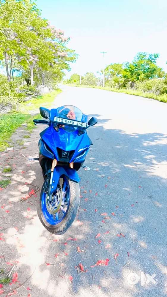 Yamaha R15 V4