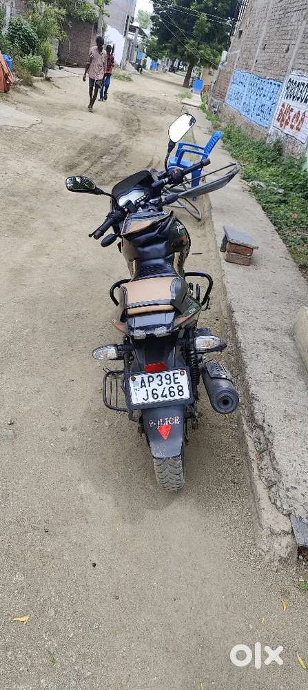 Full condition bike excellent performance single hand use