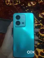 Dam new condition me hai phone camera dam saaf hai