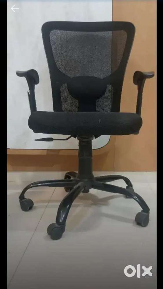 Revolving chair