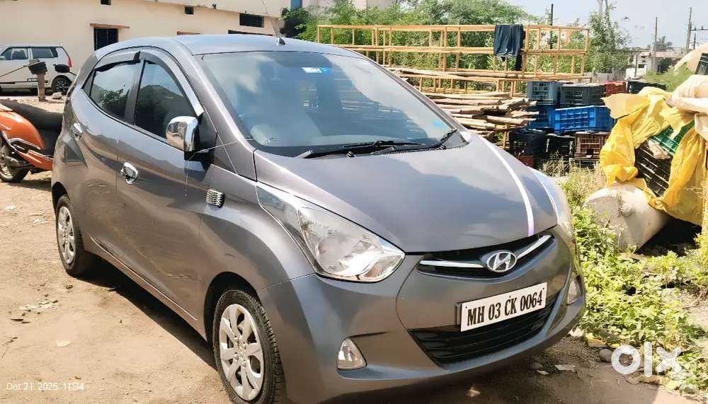 Hyundai EON 2016 Well maintained Android system reverse parking camera