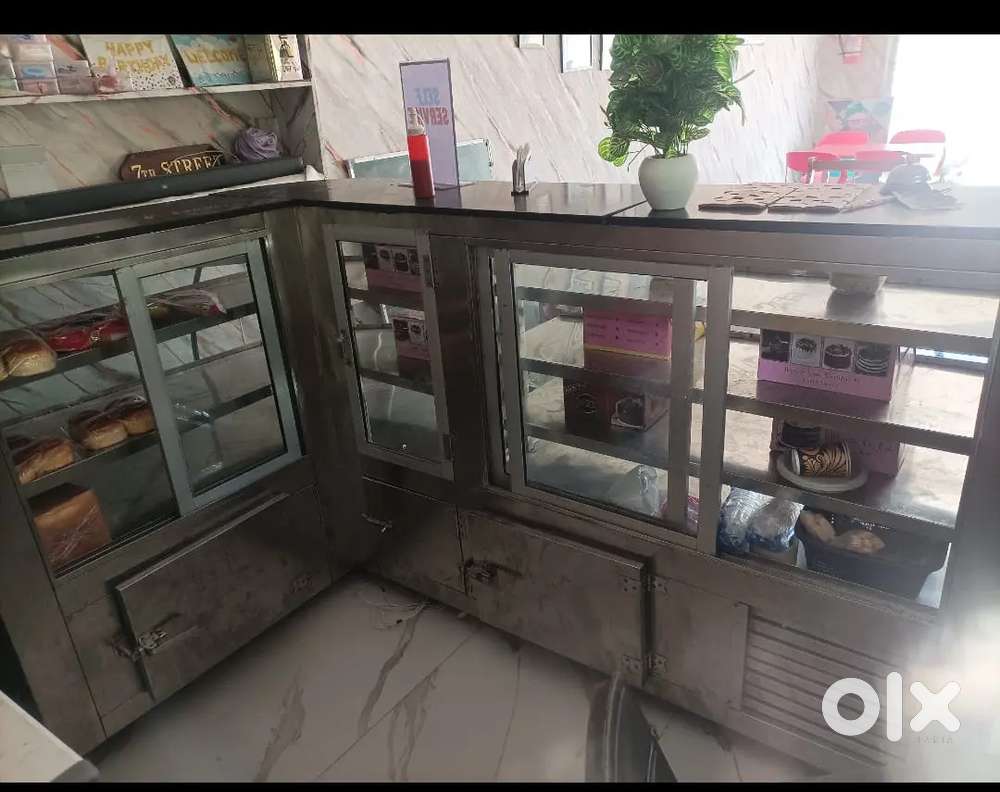 Glass counter for sweets and cakes