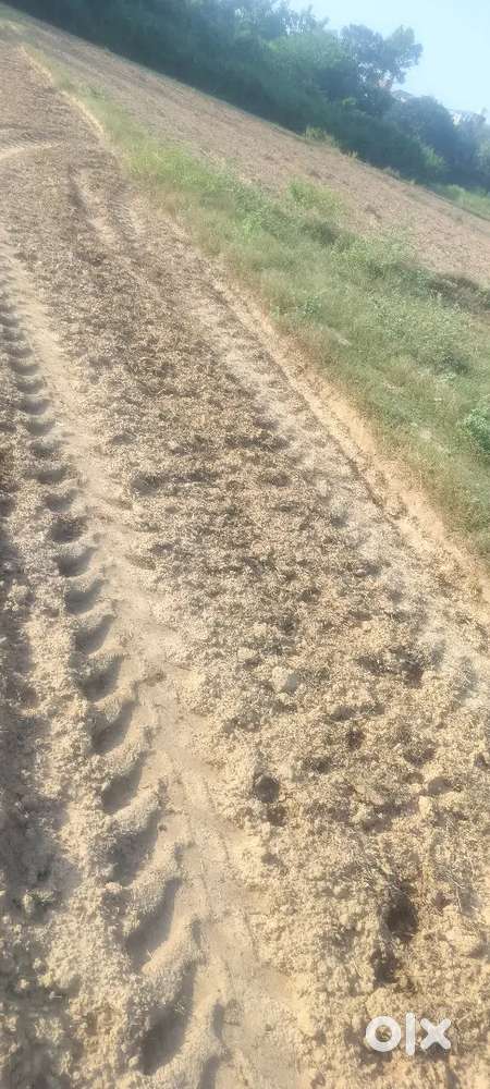 Basti kaptanganj 4 lane highway roads se 200 kadam ki duri lpe