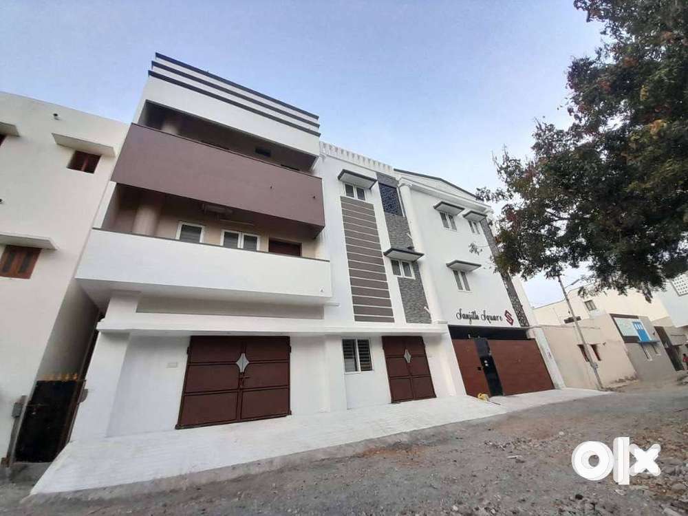 Spacious 2 BHK with covered car parking 2min from New CentralBus Stand