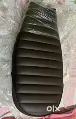 JDCustomes Scramble Retro style Ready to fit Seat  for RE classic 350