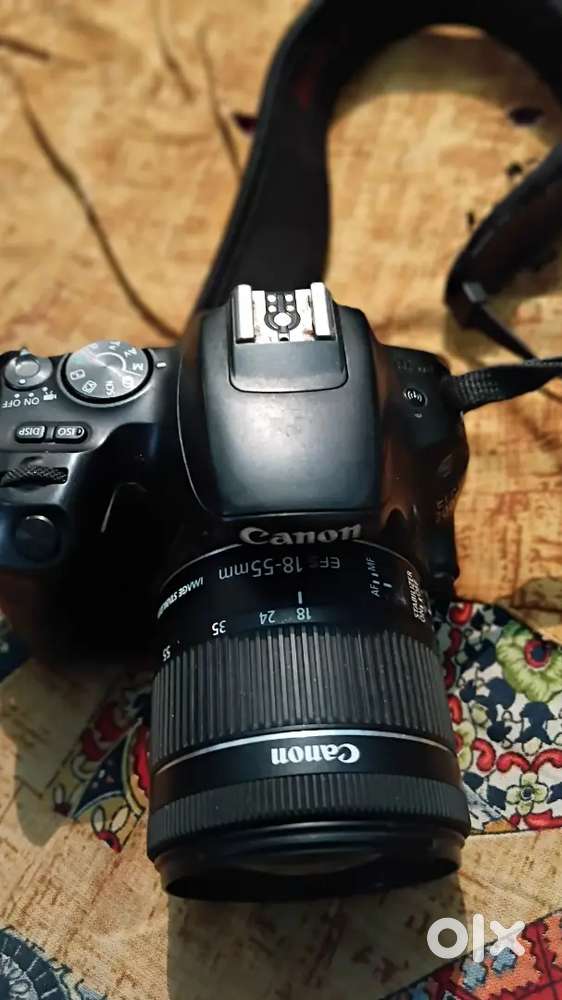 Canon 200 D