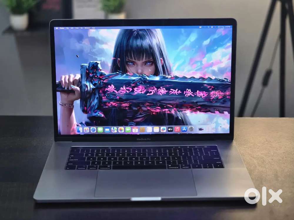 MacGallery Macbook Pro 15 inch Touchbar A1990 i7/16gb/256gb/5.5gb GFX.
