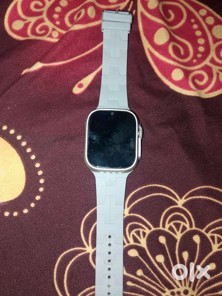 New smart watch with charger