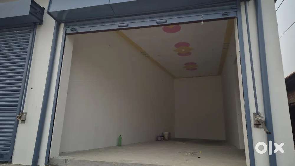 Shops available for sale and rental purposes.