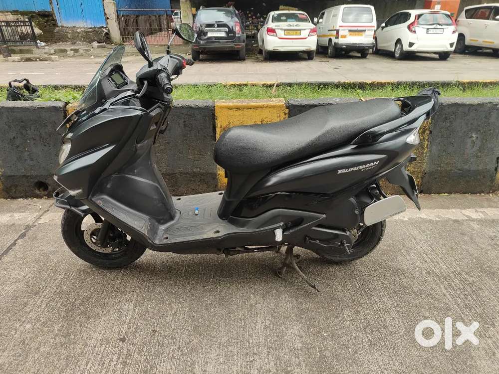 Suzuki burgman 125 matt black