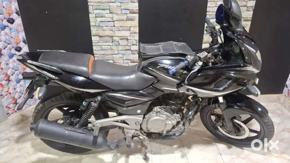 Pulsar 220 single Owner