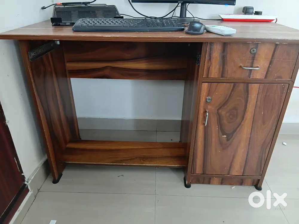 Computer table 4ftx2ft