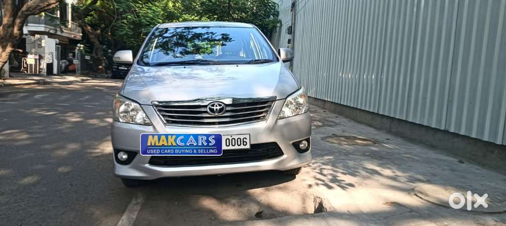 Toyota Innova 2.5 V 8 STR, 2012, Diesel