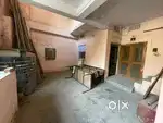 BUILDING WITH 7 ROOMS