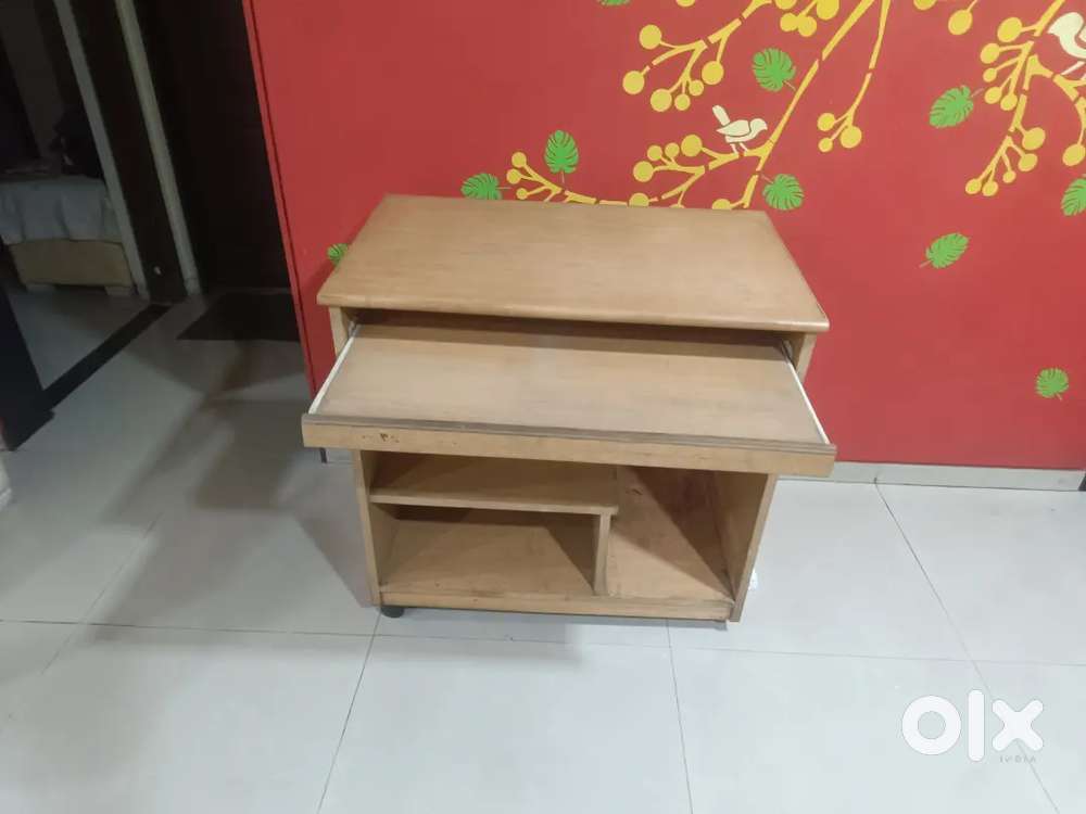 Computer Table with Wheels New Unit