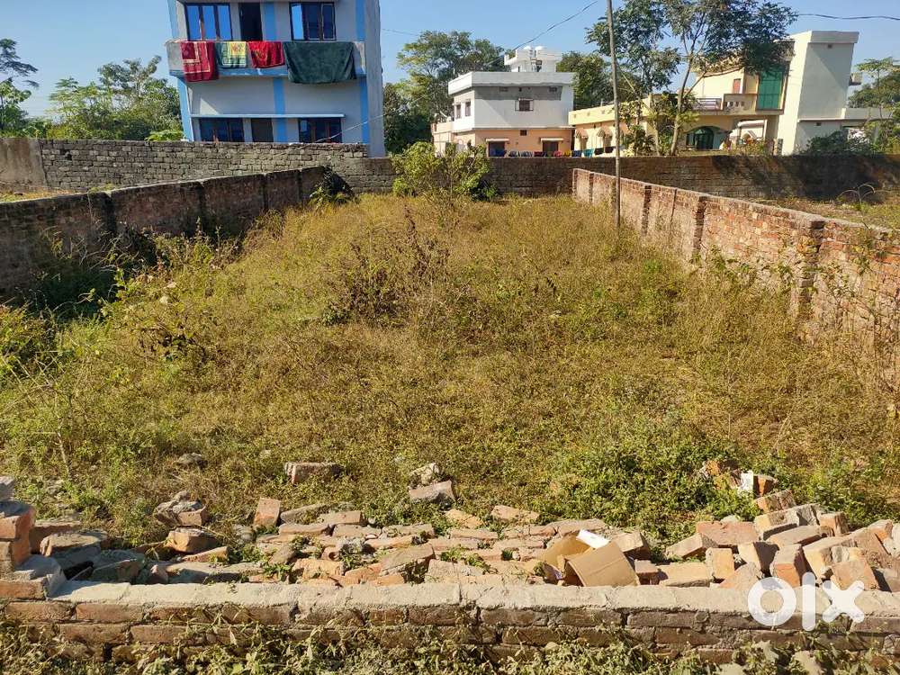 Plot for sale area 225 gaj