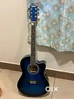 Acoustic Guitar: Practically New + Free Cover