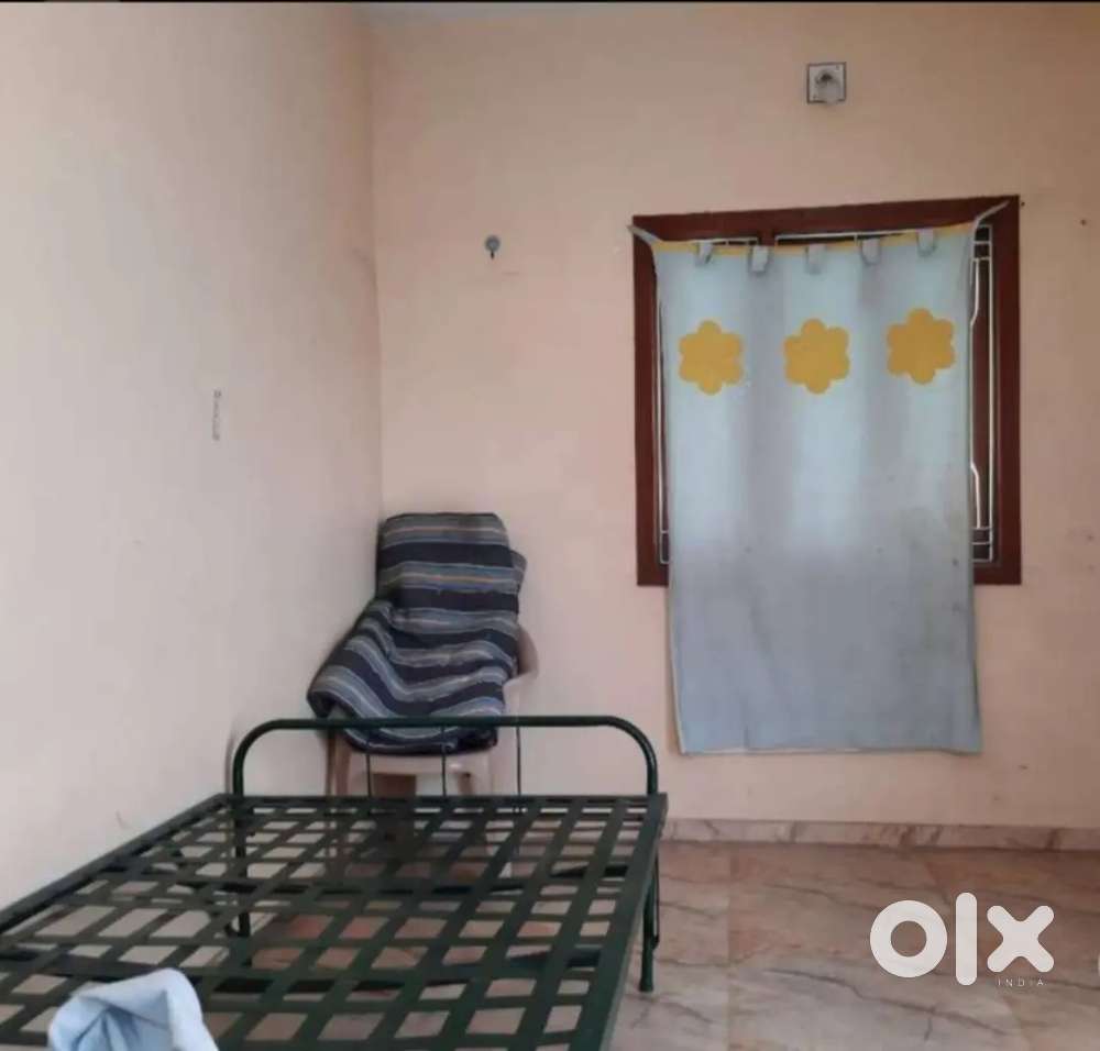 Room rent for job holder