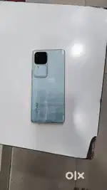 Phone very good condition bil box charger sab h 8+256