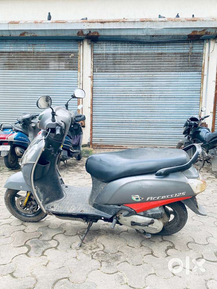 Access 125 mat silver colour 1st owner