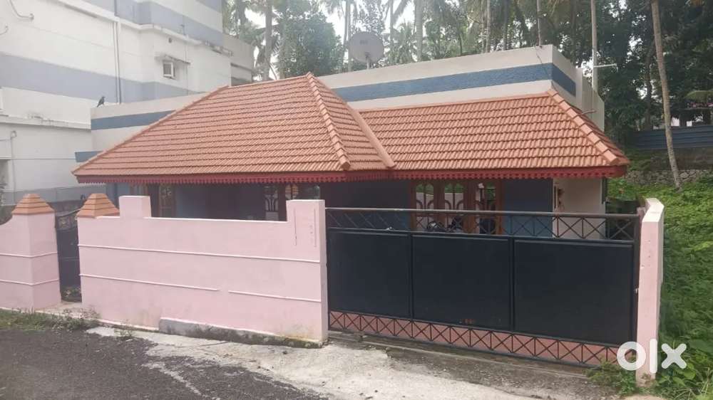 Independent house family at cherupara,near green villa, peyyad