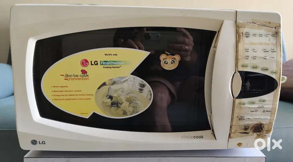 LG 30L IntelloCook Microwave in excellent condition