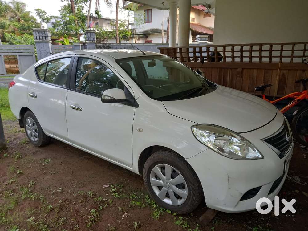 Nissan Sunny, 2012, Petrol