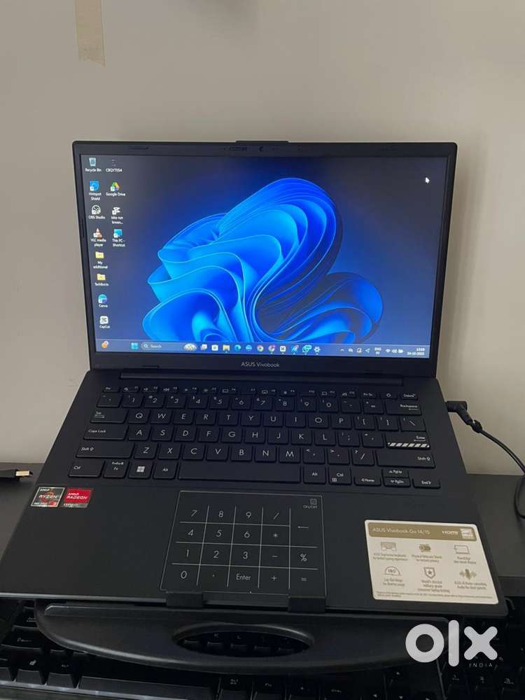 ASUS Vivobook 14/15  Ryzen 3 7320U  8GB  512GB SSD  Excellent cond