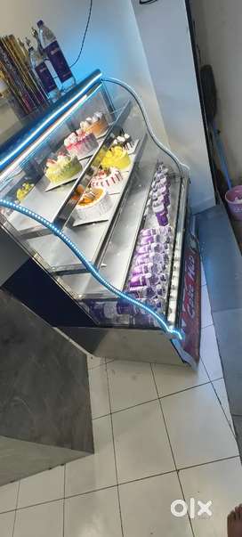 CAKE REFRIGERATOR