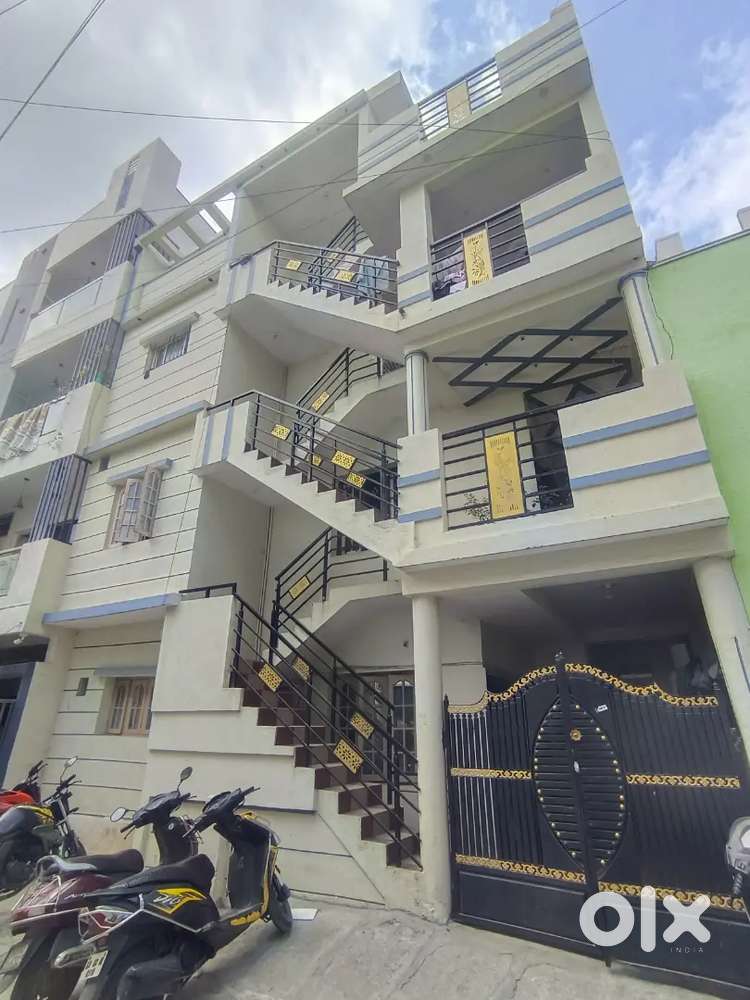 Independent house for sale in kanaka nagar 1200sft 4 floors  A khata.