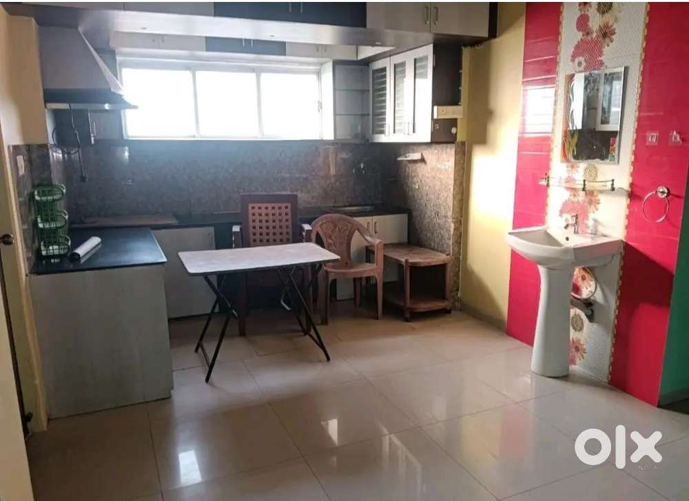 Bachelor  and couple friendly