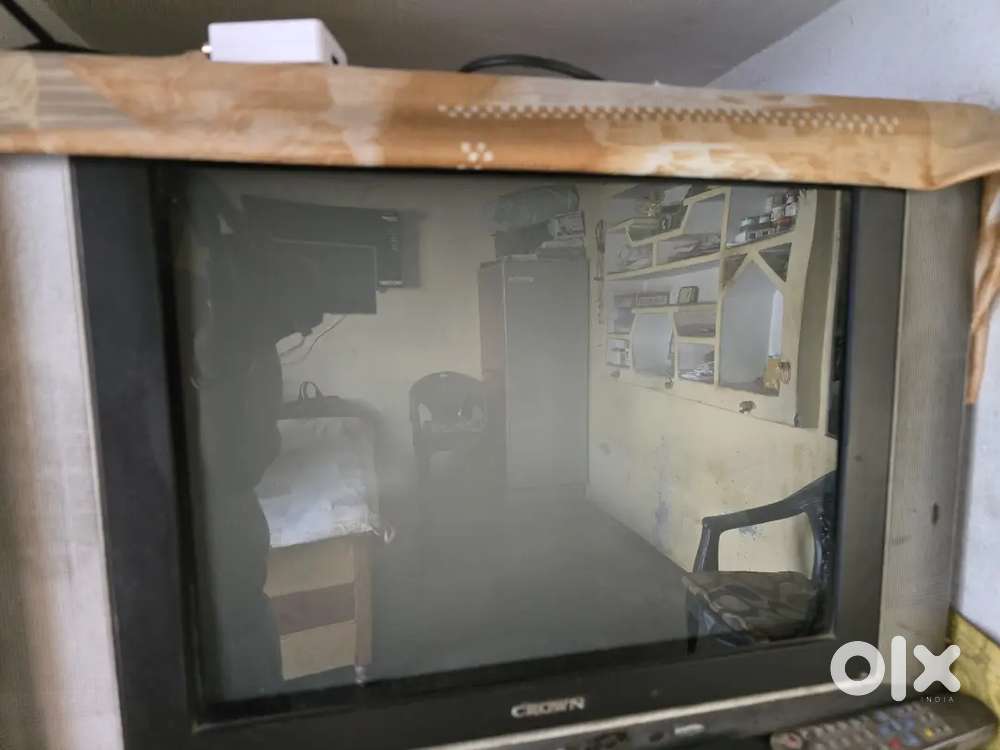 Crown tv urgent sale