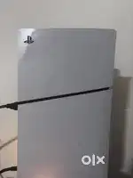 Ps 5 slim disk version only 2 months used with bill box controller